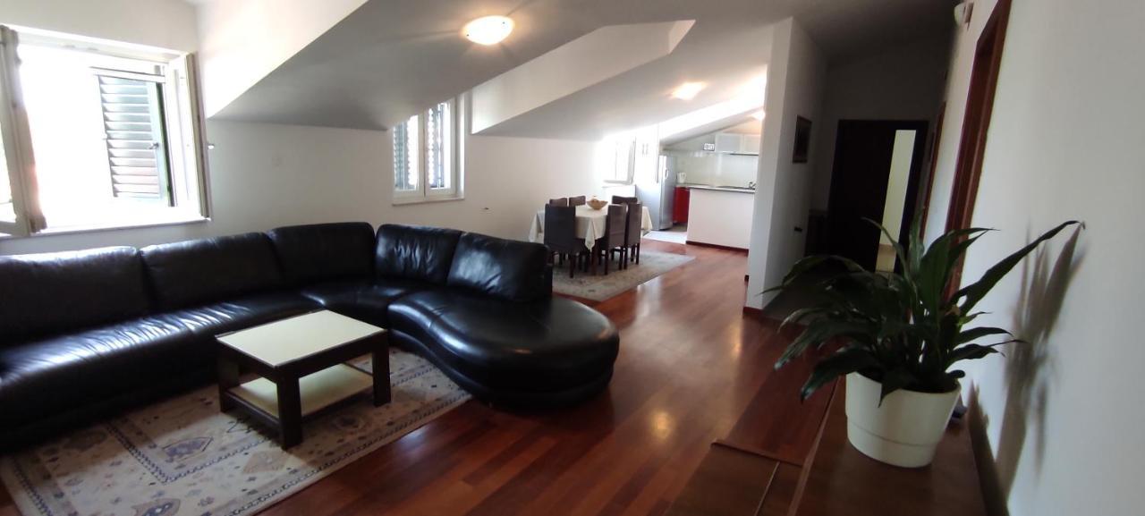 Luxury City Centre Apartment With Stunning View Omiš Екстериор снимка