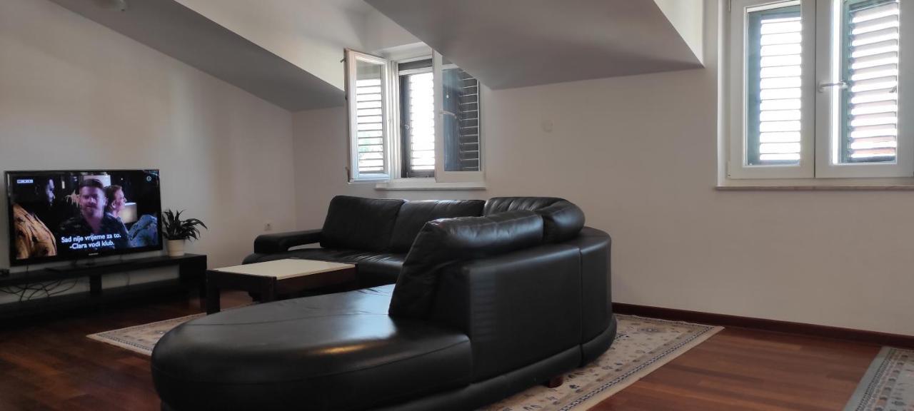 Luxury City Centre Apartment With Stunning View Omiš Екстериор снимка