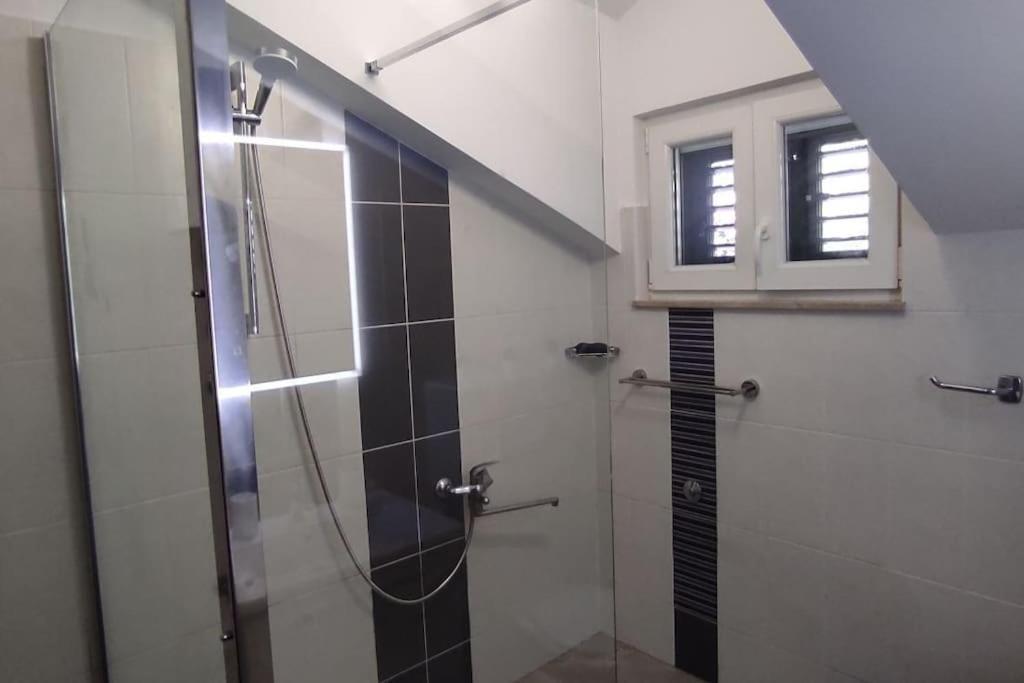 Luxury City Centre Apartment With Stunning View Omiš Екстериор снимка