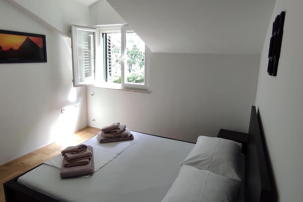 Luxury City Centre Apartment With Stunning View Omiš Екстериор снимка