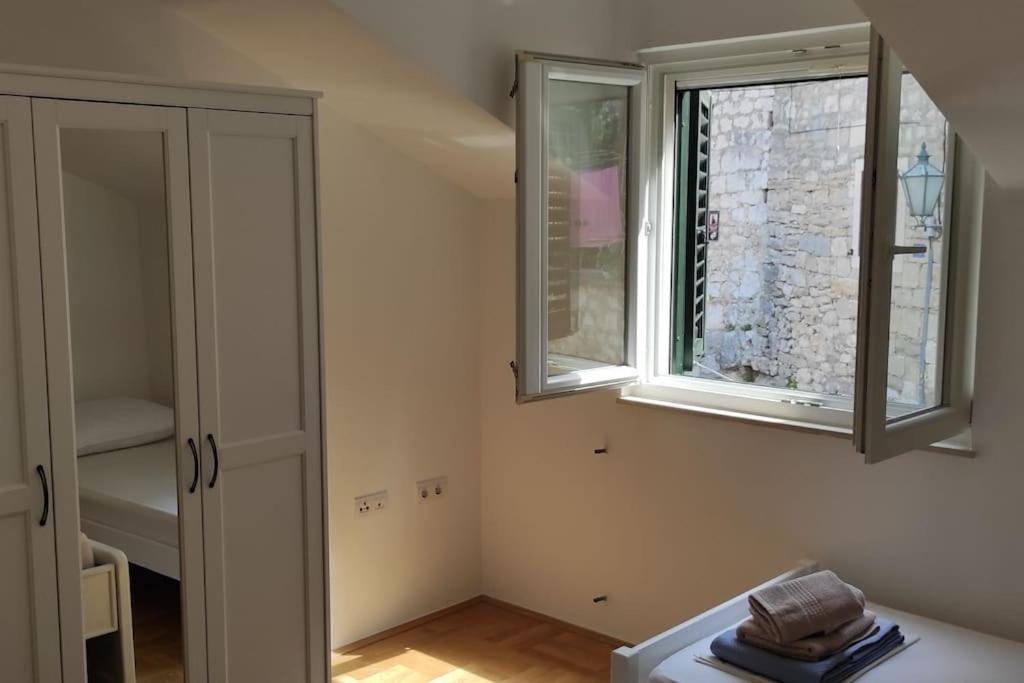 Luxury City Centre Apartment With Stunning View Omiš Екстериор снимка