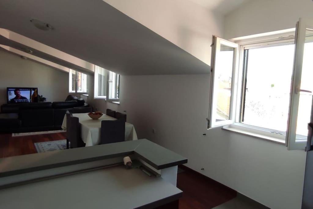 Luxury City Centre Apartment With Stunning View Omiš Екстериор снимка