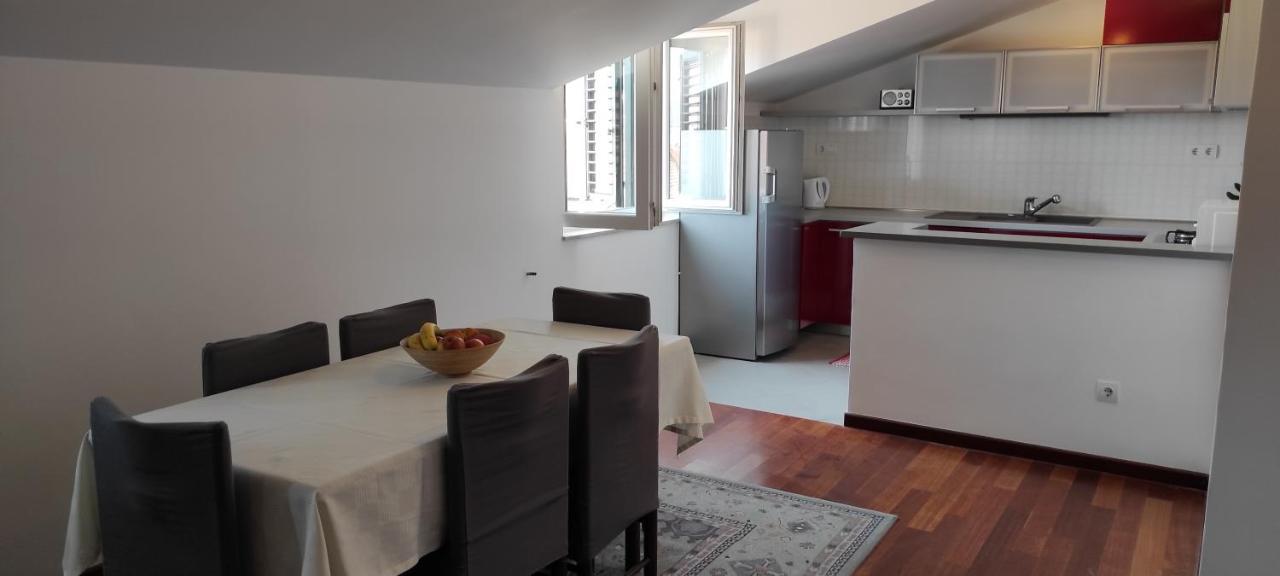 Luxury City Centre Apartment With Stunning View Omiš Екстериор снимка