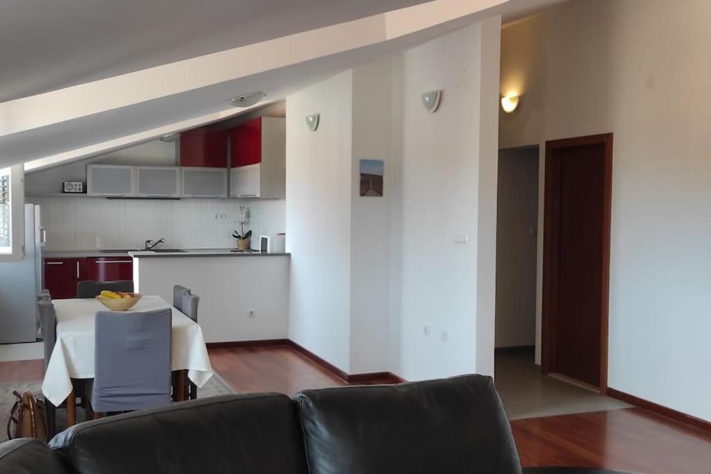 Luxury City Centre Apartment With Stunning View Omiš Екстериор снимка